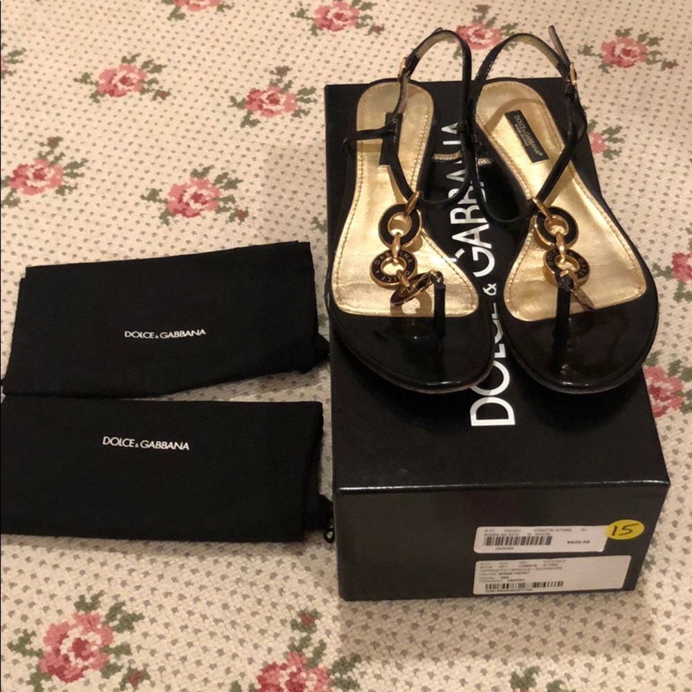Dolce & Gabbana Black Patent Leather Flat Sandals